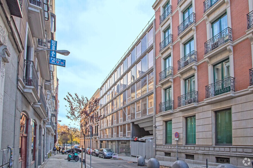 Calle Prim, 12, Madrid, Madrid à louer - Photo de l’immeuble – Image 2 sur 2