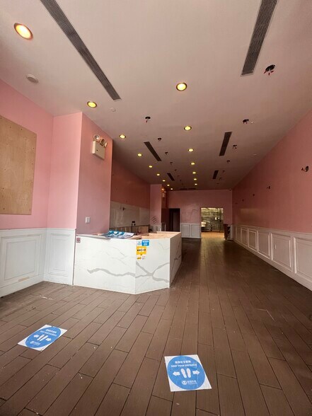 40-57 College Point Blvd, Flushing, NY à louer - Photo de l’immeuble – Image 3 sur 10