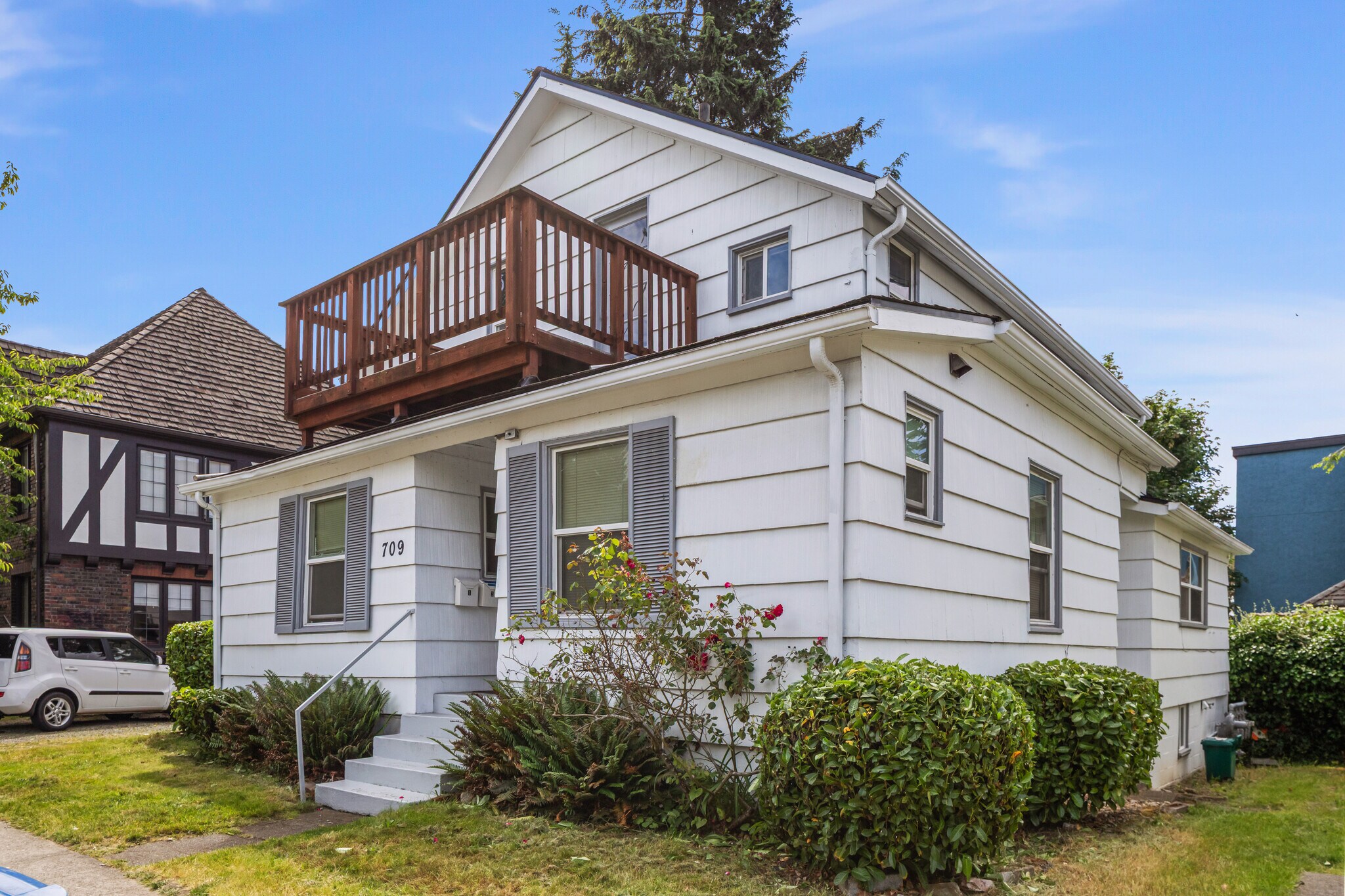 709 NE 43rd St, Seattle, WA à vendre Photo de l’immeuble– Image 1 sur 7