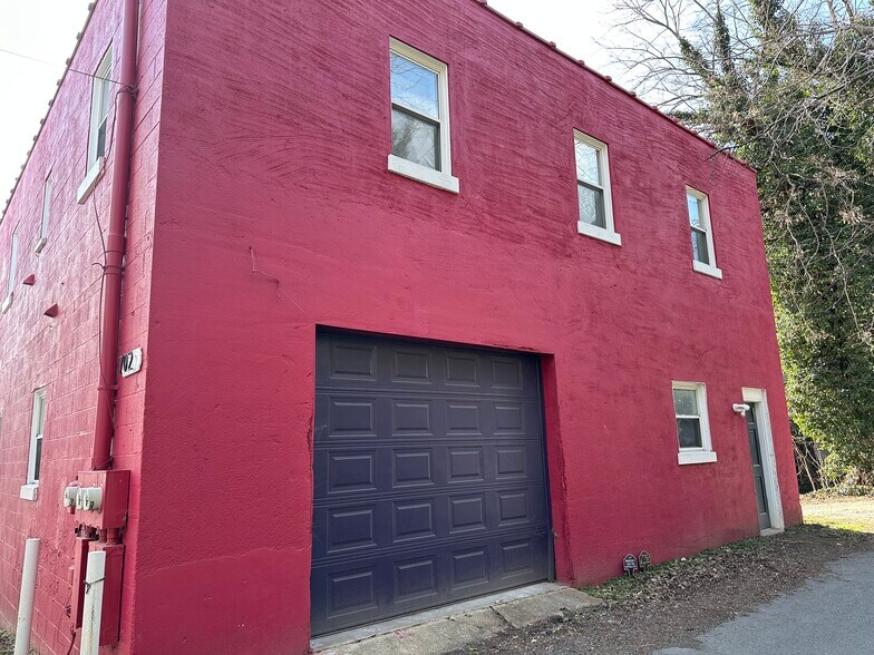 702 Delevan St, Charlottesville, VA à vendre - Photo de l’immeuble – Image 2 sur 8