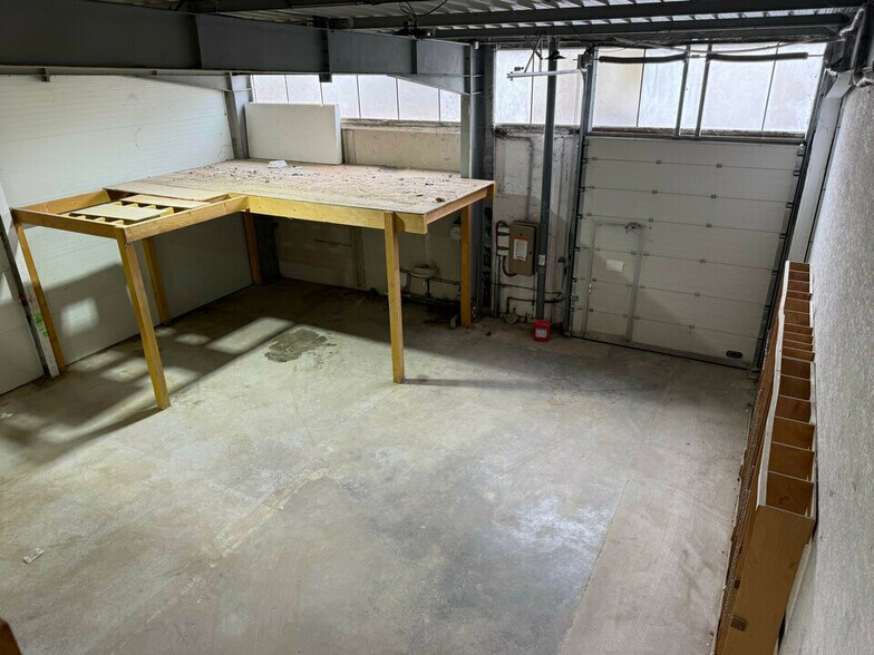 Local d’activités dans Fontenay-Trésigny à louer - Photo de l’immeuble – Image 3 sur 5