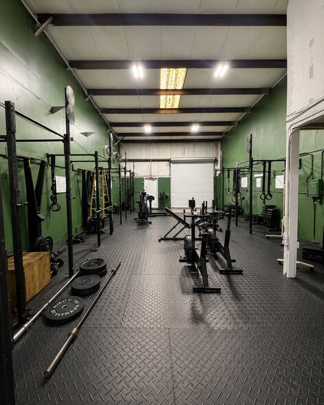 705 Live Oak St, Tarpon Springs, FL à louer - Photo de l’immeuble – Image 3 sur 6