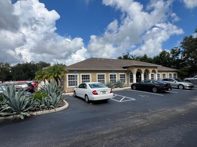 4260 W Linebaugh Ave, Tampa, FL à vendre - Photo de l’immeuble – Image 2 sur 26