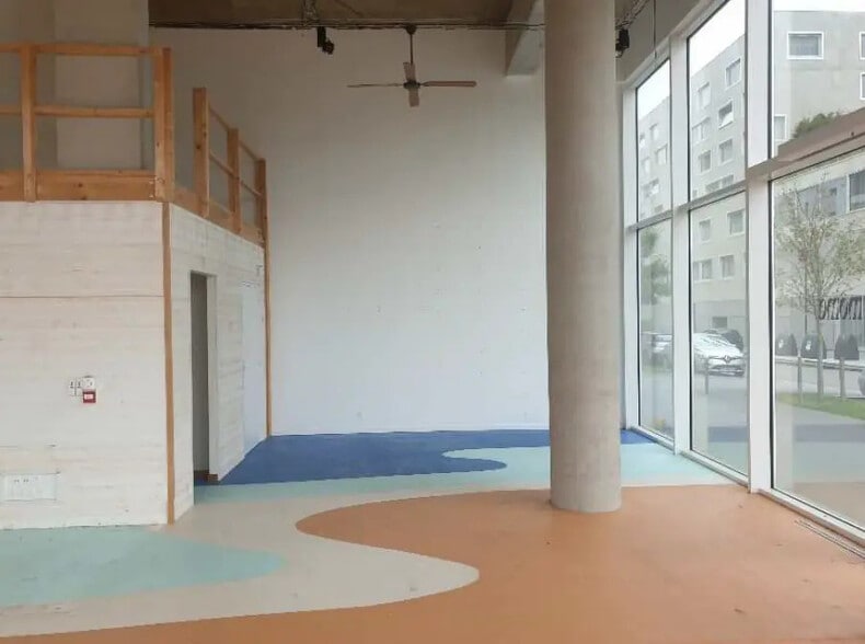 Local commercial dans Rennes à louer - Photo intérieure – Image 1 sur 7
