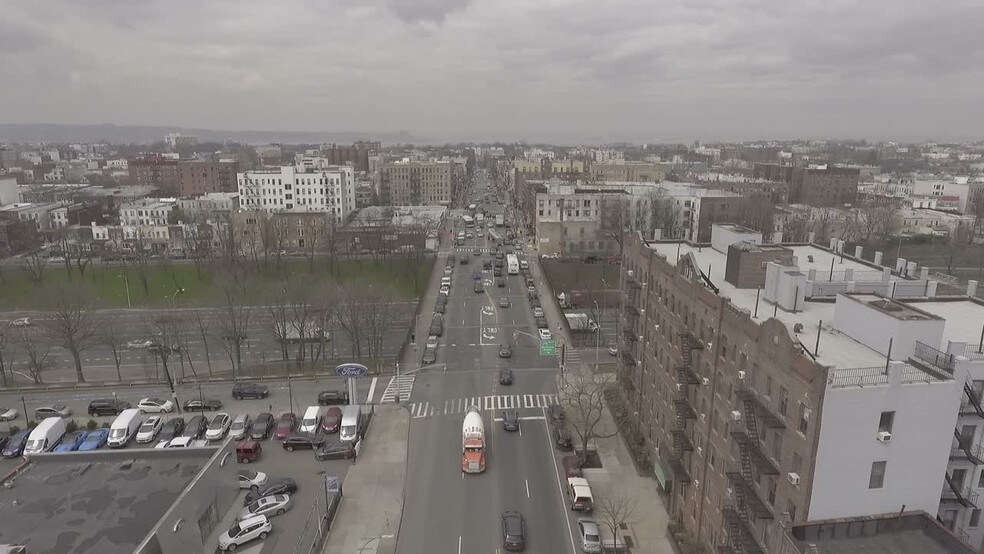 558-574 86th St, Brooklyn, NY à vendre - Vidéo sur l’annonce professionnelle – Image 2 sur 10