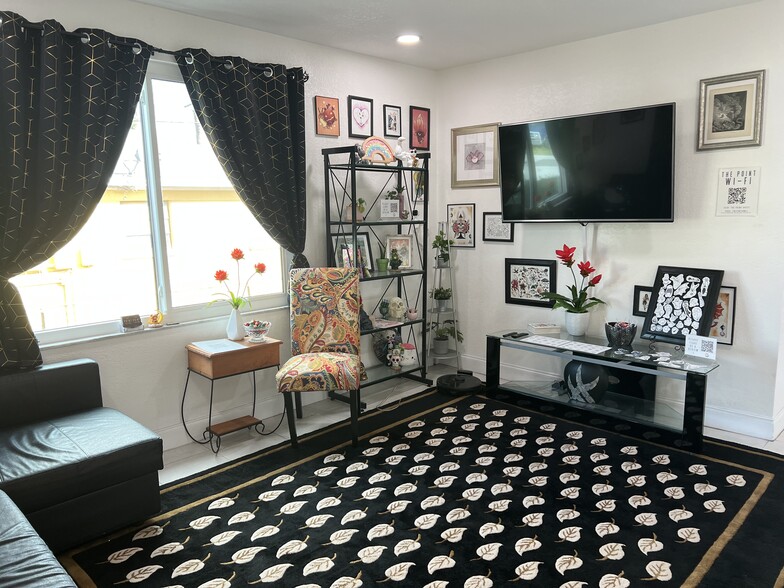 2021 Thrace St, Tampa, FL à vendre - Photo de l’immeuble – Image 3 sur 19