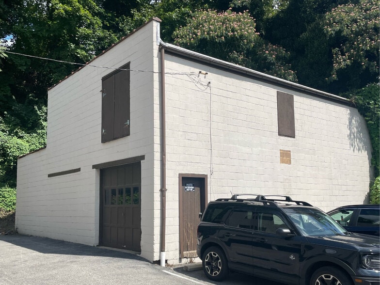 135-A Greenwood Ave, Wyncote, PA à louer - Photo de l’immeuble – Image 1 sur 2