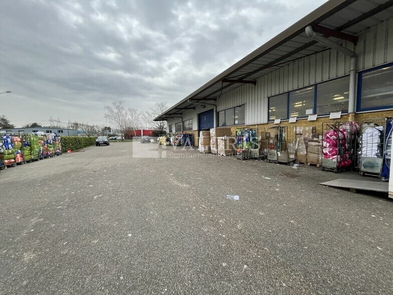 Industriel/Logistique dans Saint-Pierre-la-Palud à louer - Photo de l’immeuble – Image 2 sur 7
