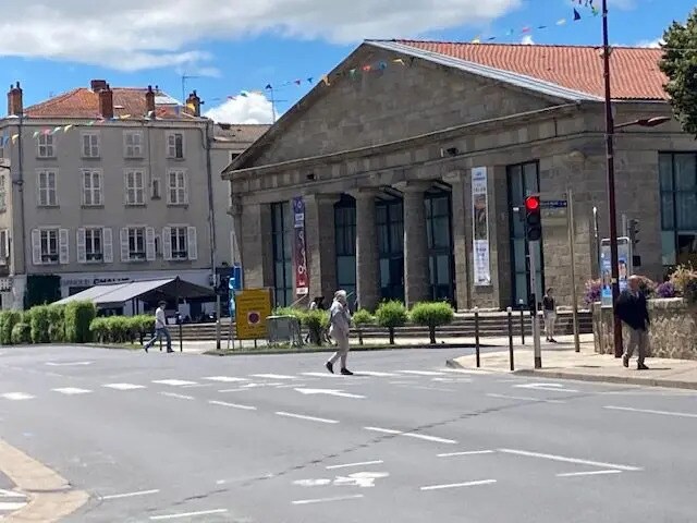 Plus de détails pour Local commercial à louer