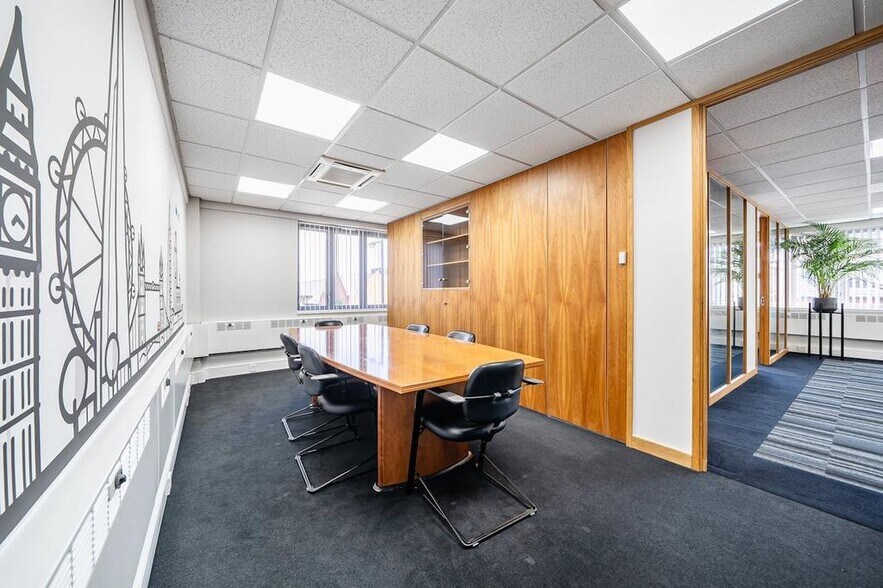 869 High Rd, Londres à louer - Photo de l’immeuble – Image 1 sur 32