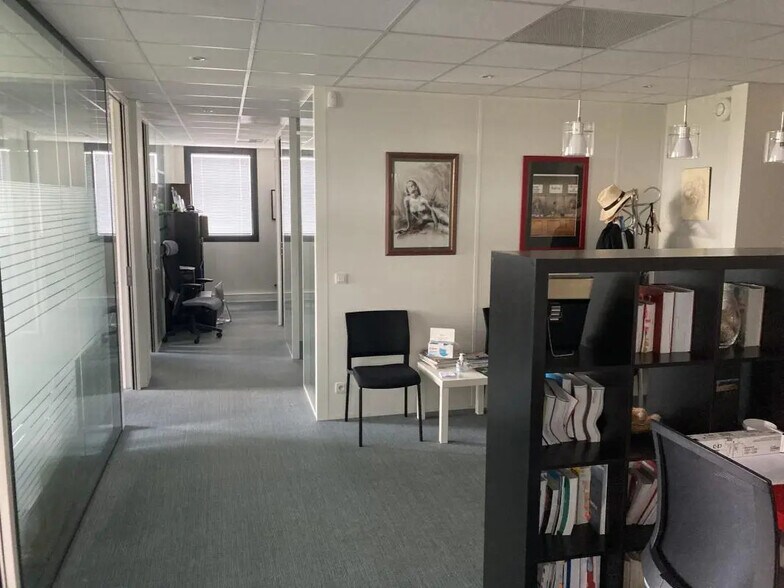 Bureau dans Saint-Herblain à louer - Photo de l’immeuble – Image 2 sur 8