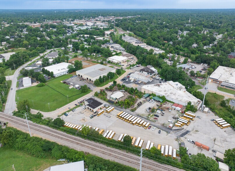 540-544 Clark Ave, Kirkwood, MO à vendre - Photo de l’immeuble – Image 2 sur 3
