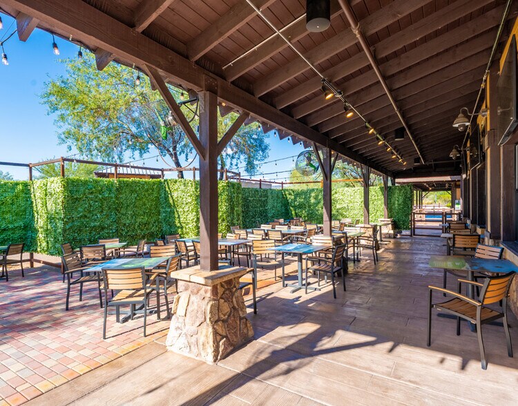 7100 E Cave Creek Rd, Cave Creek, AZ à louer - Photo de l’immeuble – Image 3 sur 18