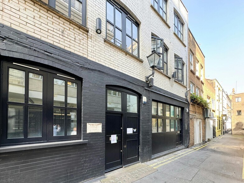 11B Wardour Mews, Londres à louer - Photo de l’immeuble – Image 1 sur 10