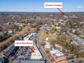 Plus de détails pour 442 S Main St, Davidson, NC - Bureau à vendre