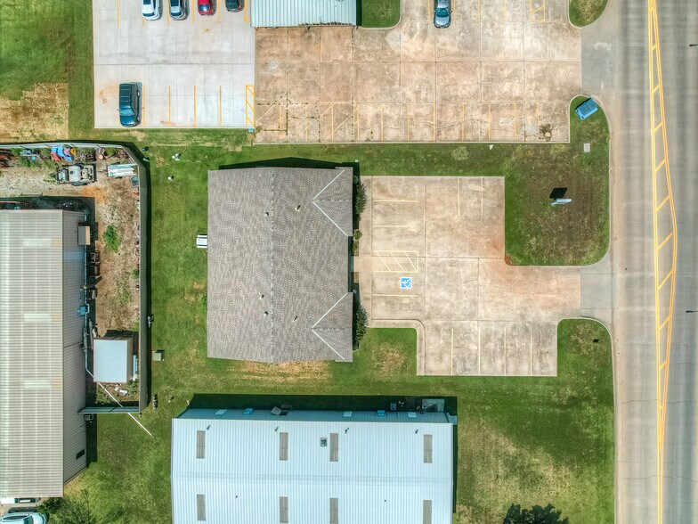 525 Tower Dr, Moore, OK à louer - Photo de l’immeuble – Image 2 sur 42