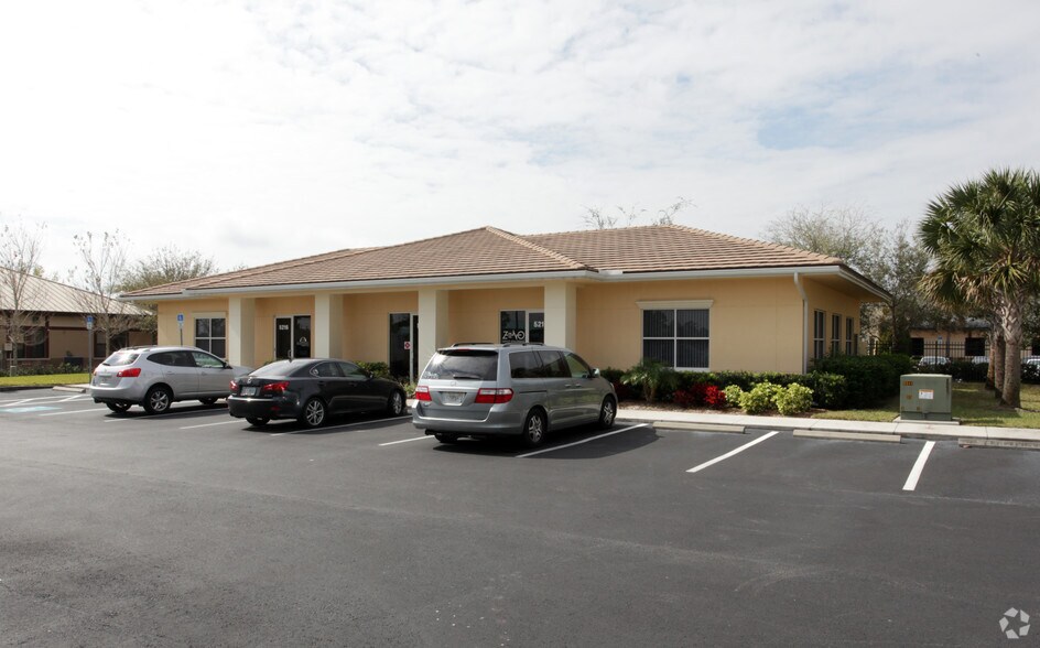 5212-5216 Paylor Ln, Sarasota, FL à louer - Photo principale – Image 1 sur 3