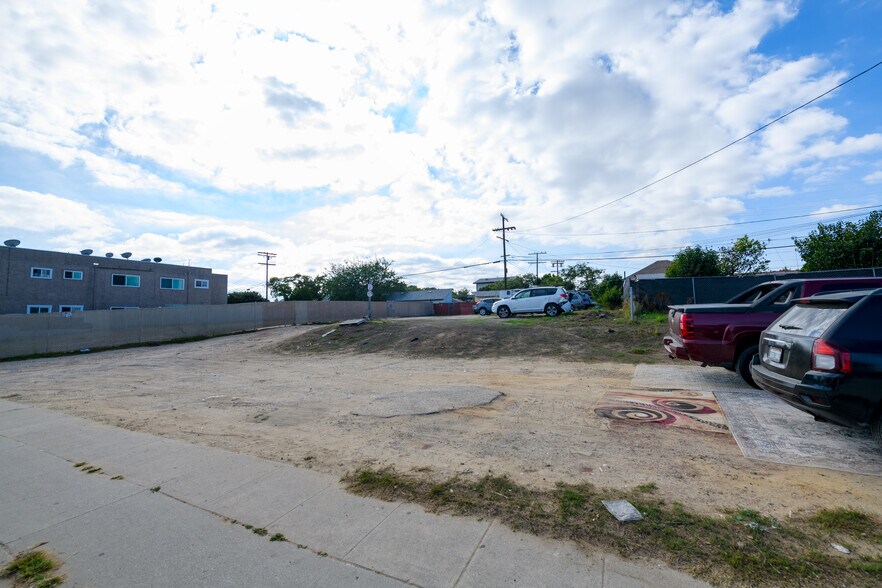 1319 Wilmington Blvd blvd, Wilmington, CA à vendre - Photo de l’immeuble – Image 3 sur 4