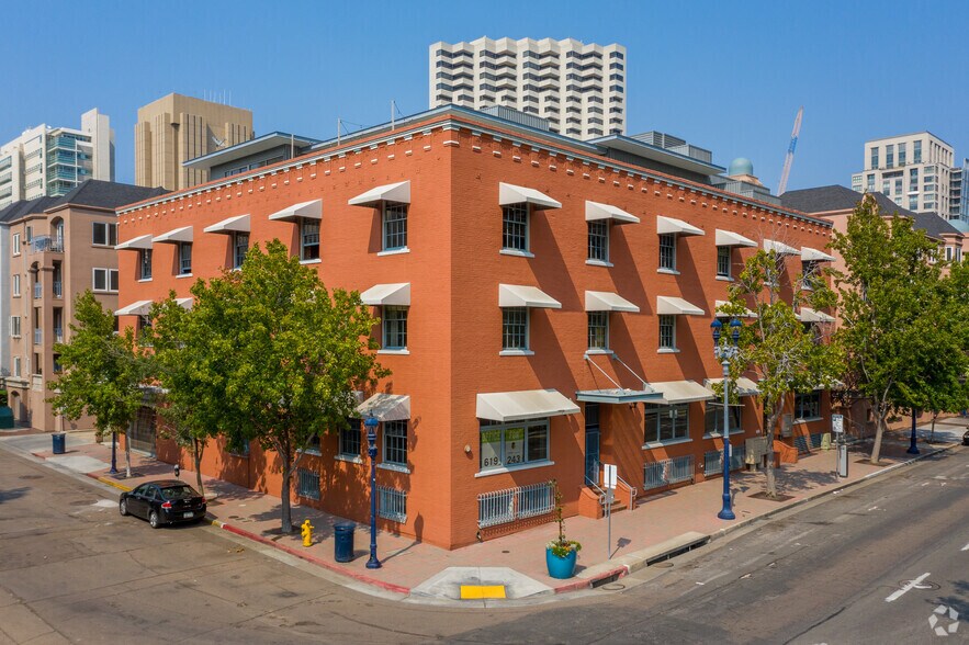 448 W Market St, San Diego, CA à louer - Photo principale – Image 1 sur 25