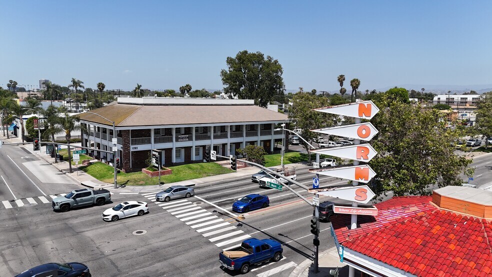 1701 N Main St, Santa Ana, CA à vendre - Photo de l’immeuble – Image 2 sur 34