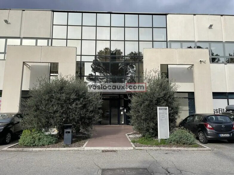Bureau dans Vallauris à louer - Photo de l’immeuble – Image 1 sur 4