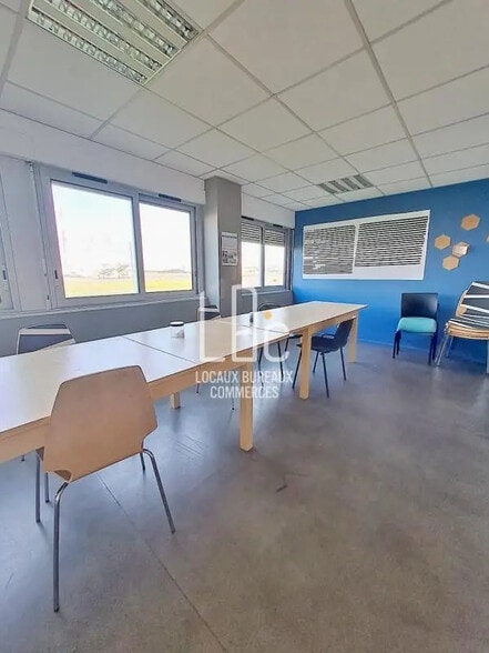 Local d’activités dans Bouguenais à louer - Photo de l’immeuble – Image 3 sur 5