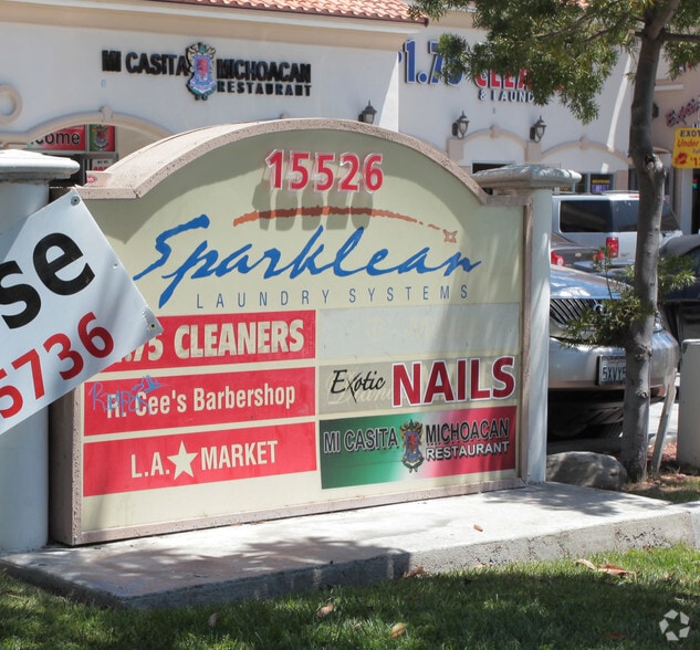 15526 Paramount Blvd, Paramount, CA à louer - Photo de l’immeuble – Image 2 sur 3