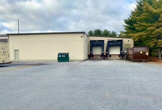 2133 Lincoln Hwy E REAR, Lancaster, PA à louer Photo de l’immeuble– Image 1 sur 7