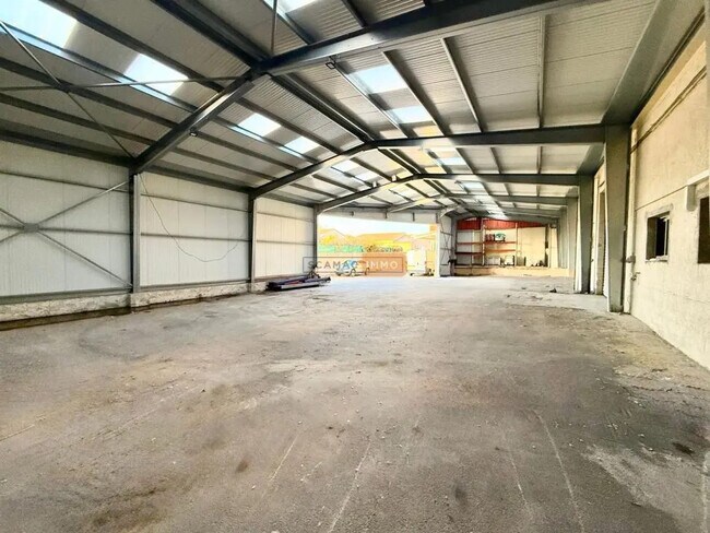 Plus de détails pour Industriel/Logistique à vendre