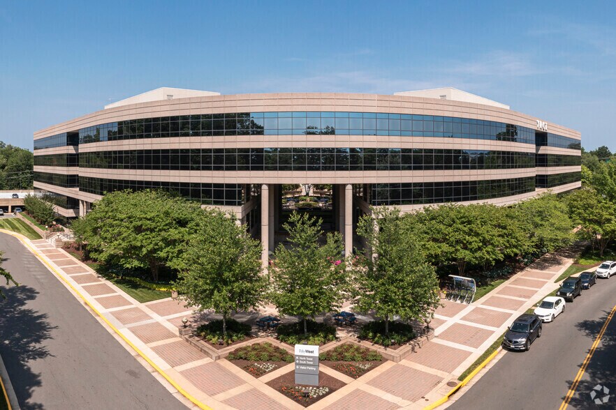 3975 Fair Ridge Dr, Fairfax, VA à louer - Photo de l’immeuble – Image 1 sur 28
