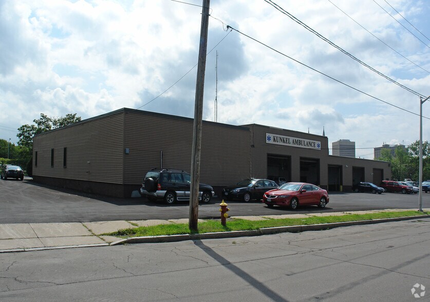 410 Catherine St, Utica, NY à vendre - Photo de l’immeuble – Image 3 sur 21