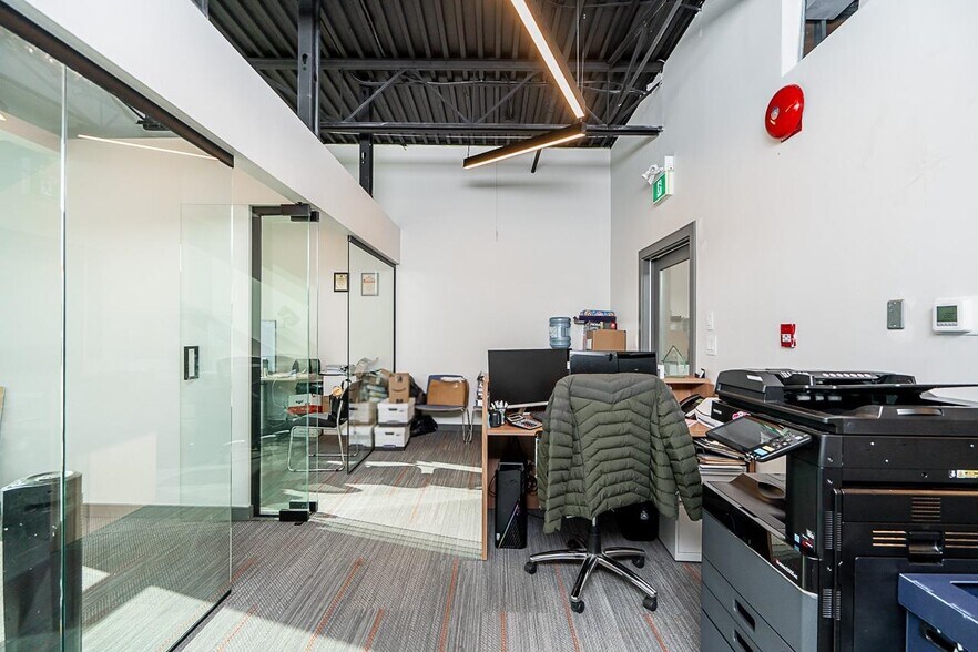 8275 92 St, Delta, BC à vendre - Photo de l’immeuble – Image 3 sur 7