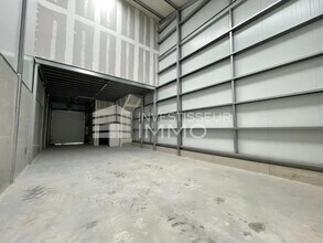 Local d'activités dans Brie-Comte-Robert à vendre Photo intérieure– Image 2 sur 3