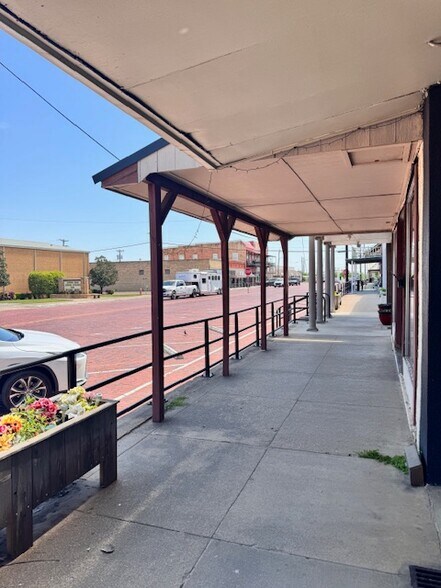 235 N 4th St, Wills Point, TX à vendre - Photo de l’immeuble – Image 2 sur 19