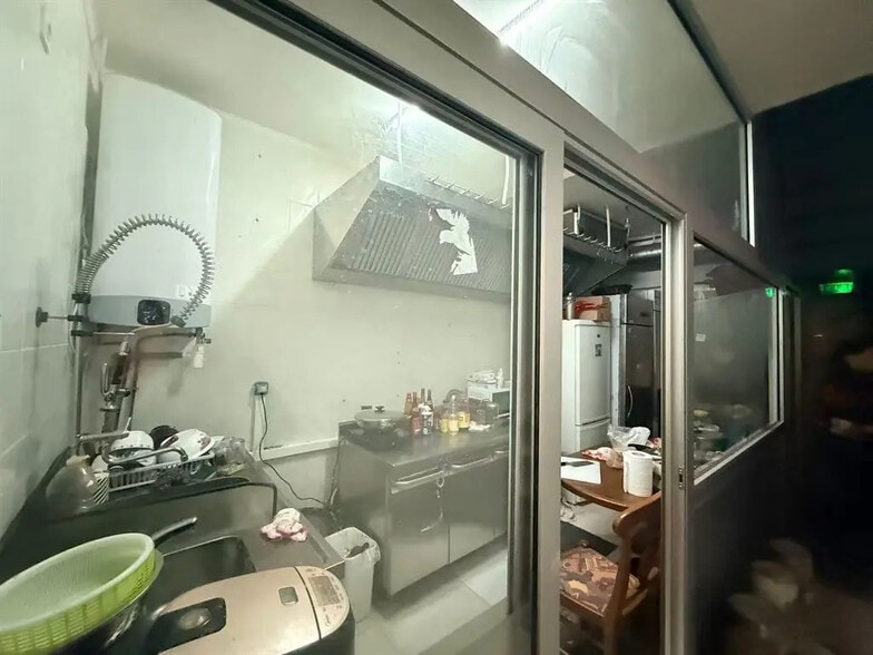 Local commercial dans Paris à louer - Photo de l’immeuble – Image 2 sur 6