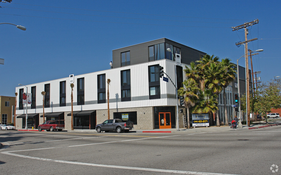 1645 Abbot Kinney Blvd, Venice, CA à louer - Photo de l’immeuble – Image 2 sur 10