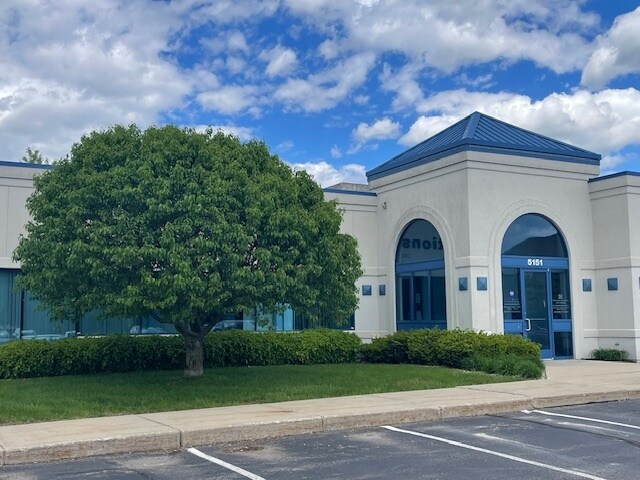 5151 Gateway Blvd, Flint, MI à vendre - Photo de l’immeuble – Image 2 sur 18