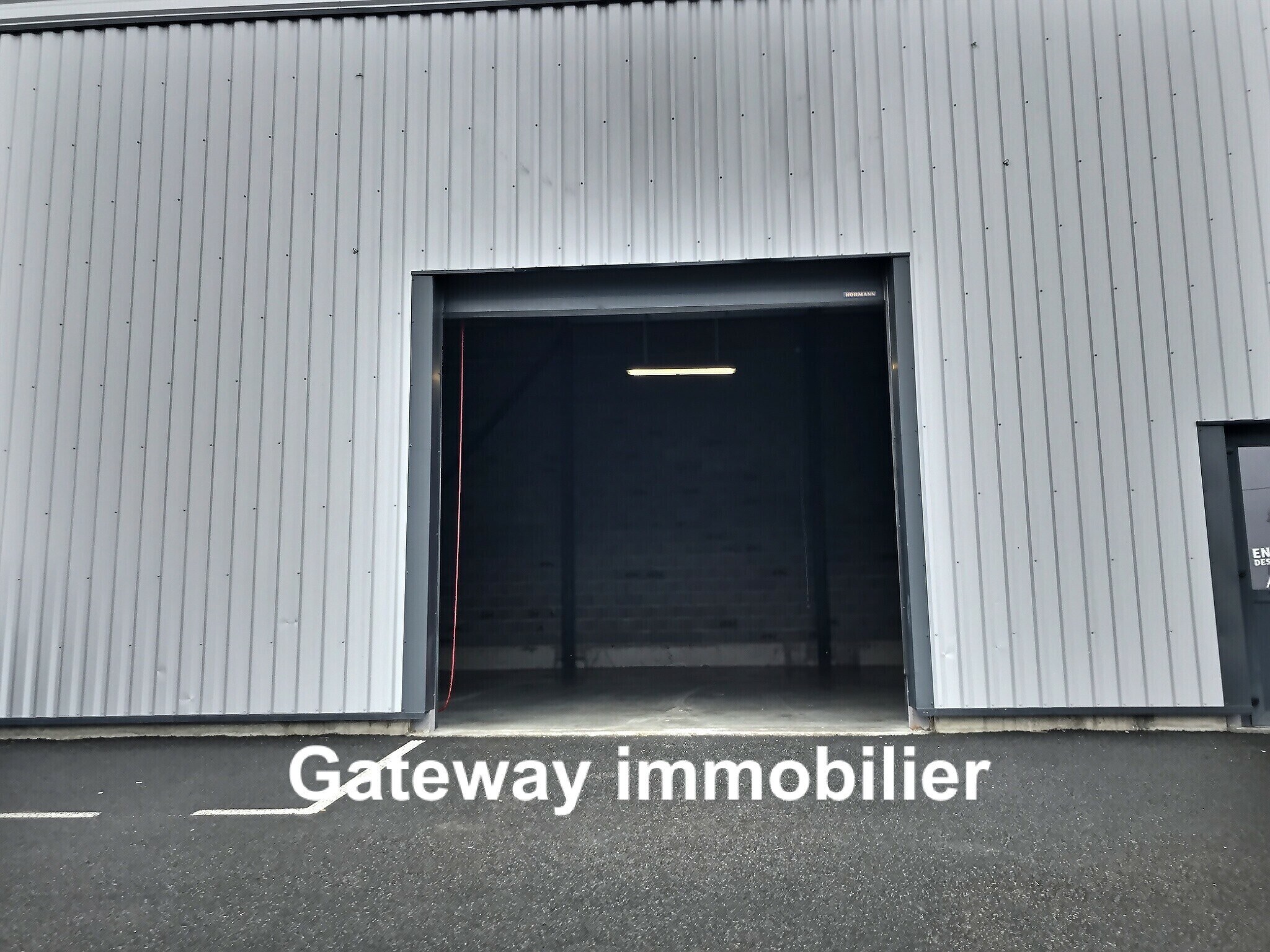 Industriel/Logistique dans Riom à louer Photo de l’immeuble– Image 1 sur 7