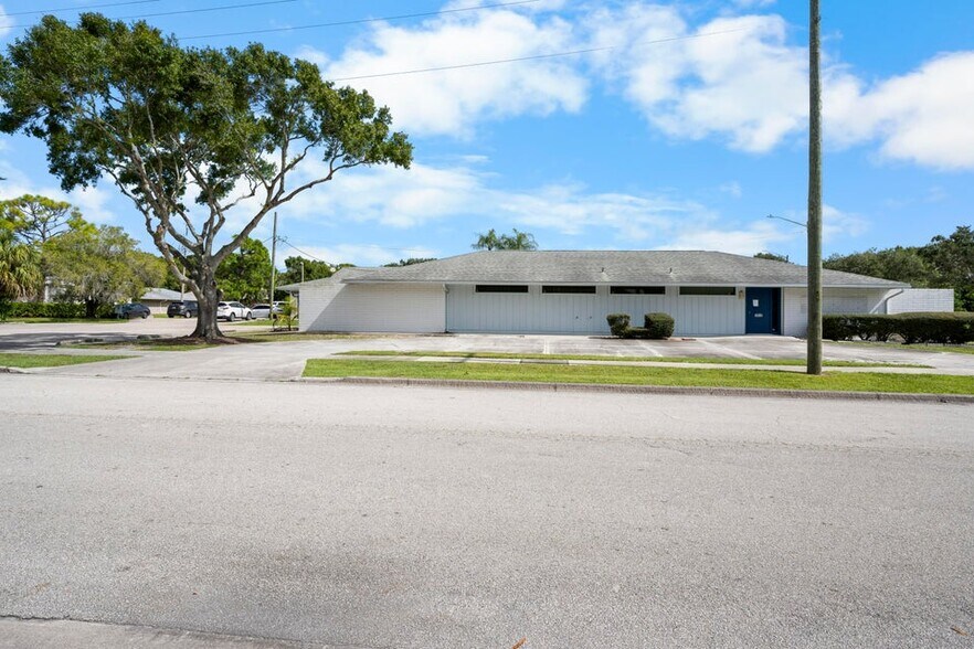 1900 Nebraska Ave, Fort Pierce, FL à vendre - Photo de l’immeuble – Image 2 sur 29