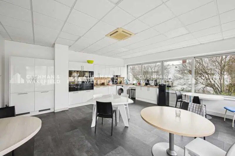 184 Rue Tabuteau, Buc à vendre - Photo de l’immeuble – Image 2 sur 15