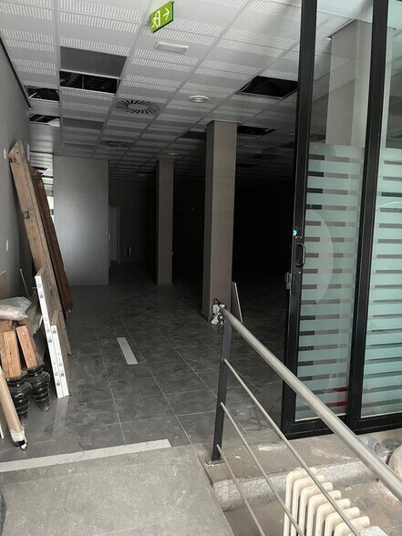 Local commercial dans Colmenar Viejo, Madrid à louer - Photo de l’immeuble – Image 3 sur 4