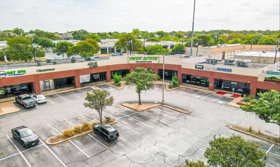 903 E Bitters Rd, San Antonio, TX à louer - Photo de l’immeuble – Image 1 sur 7