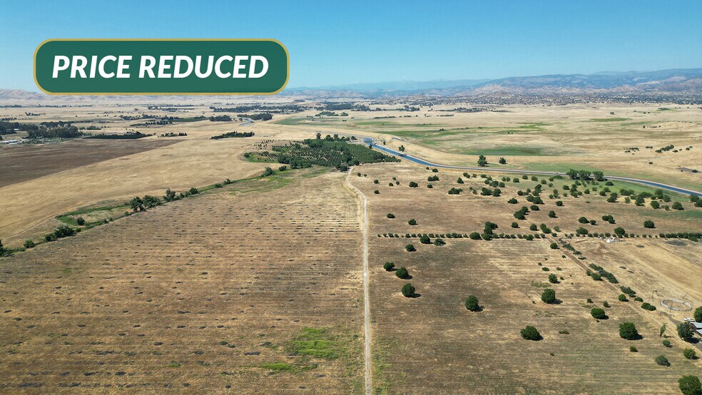 5496 S. Newmark Avenue, Sanger, CA à vendre - Photo de l’immeuble – Image 2 sur 11