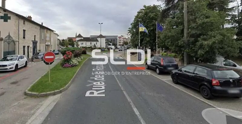 Local commercial dans La Verpillière à louer - Photo de l’immeuble – Image 1 sur 3