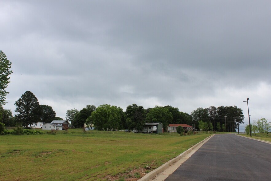 3818 Falcon Pky, Flowery Branch, GA à vendre - Photo de l’immeuble – Image 2 sur 12