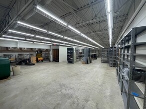 166 W Main St, Hillsborough, NH à louer Photo intérieure– Image 2 sur 7