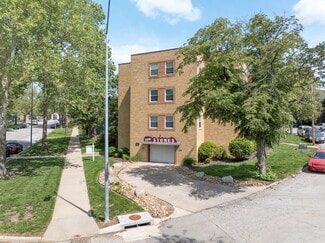Plus de détails pour 4339 Roanoke Pkwy, Kansas City, MO - Logement à vendre
