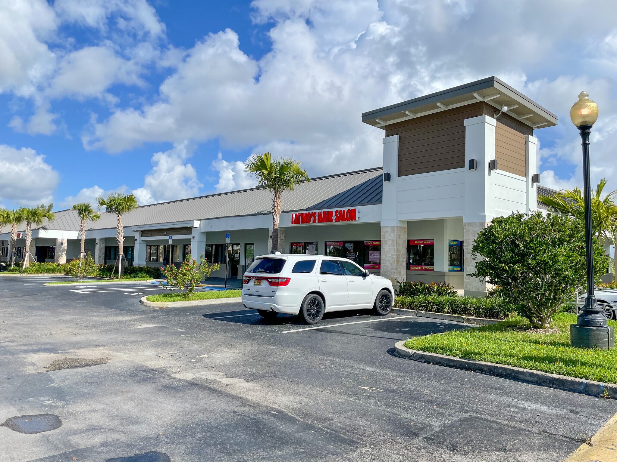 2501-2565 N Dixie Hwy, Lake Worth, FL à louer Photo de l’immeuble– Image 1 sur 24