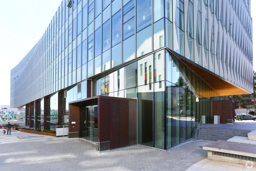 565 Great Northern Way, Vancouver, BC à louer - Photo de l’immeuble – Image 3 sur 12