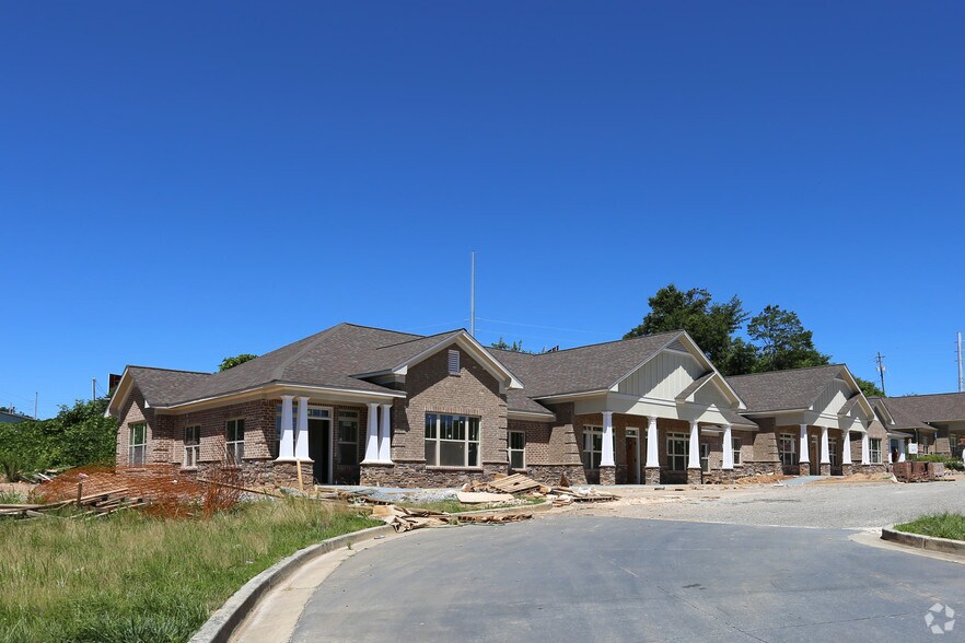 102 Mary Alice Park Rd, Cumming, GA à louer - Photo de l’immeuble – Image 1 sur 4